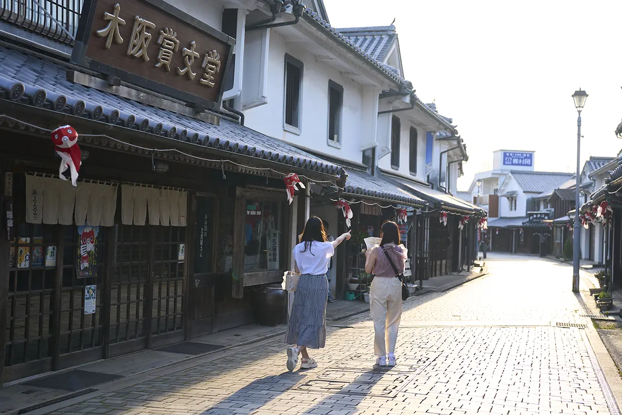 白壁の町並み 4